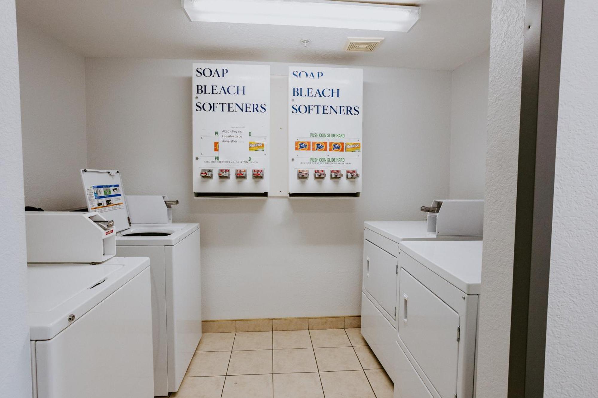Western Budget Plus Mosaic Suites Penhold 외부 사진